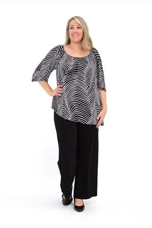 RTM Angle Hem Stretch Top