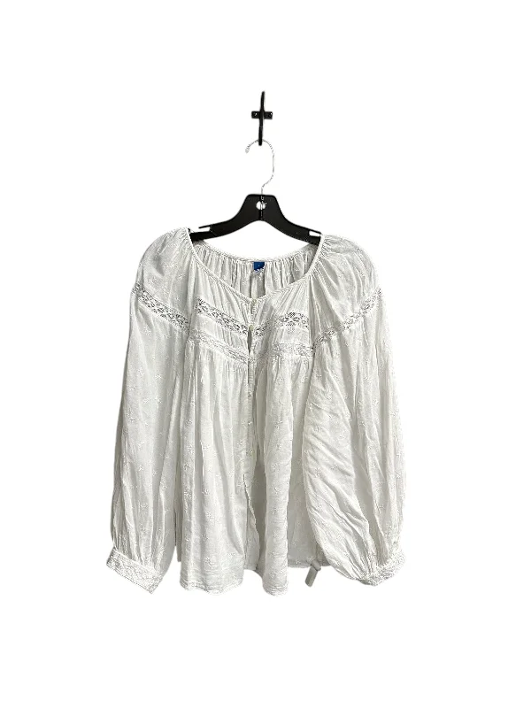 Top Long Sleeve By Old Navy In White, Size: L